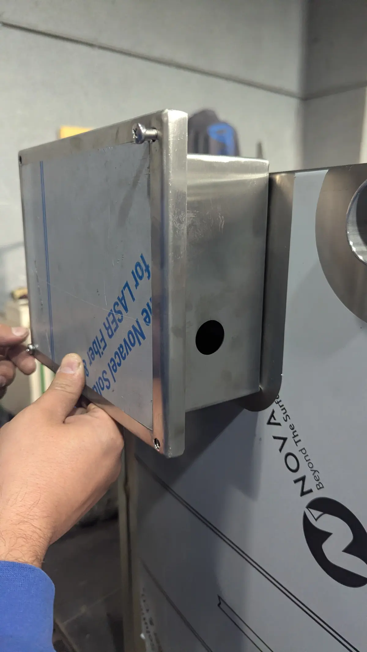 Cutie din inox cu capac, din tablă tăiată laser și îndoită